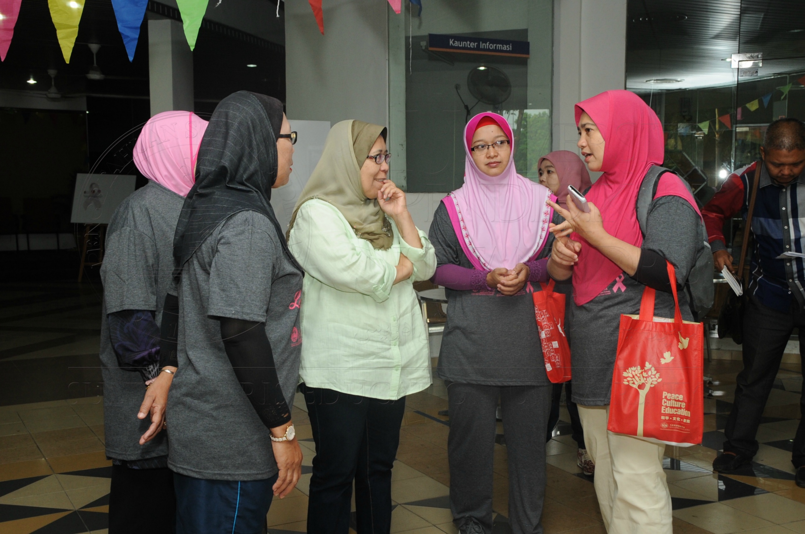 PRO 16 69 Karnival Pewaris 2016   UPSIHAS 8197